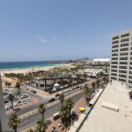 Lovely Three-Room Apartment Above The Promenade Ashdod Exteriör bild