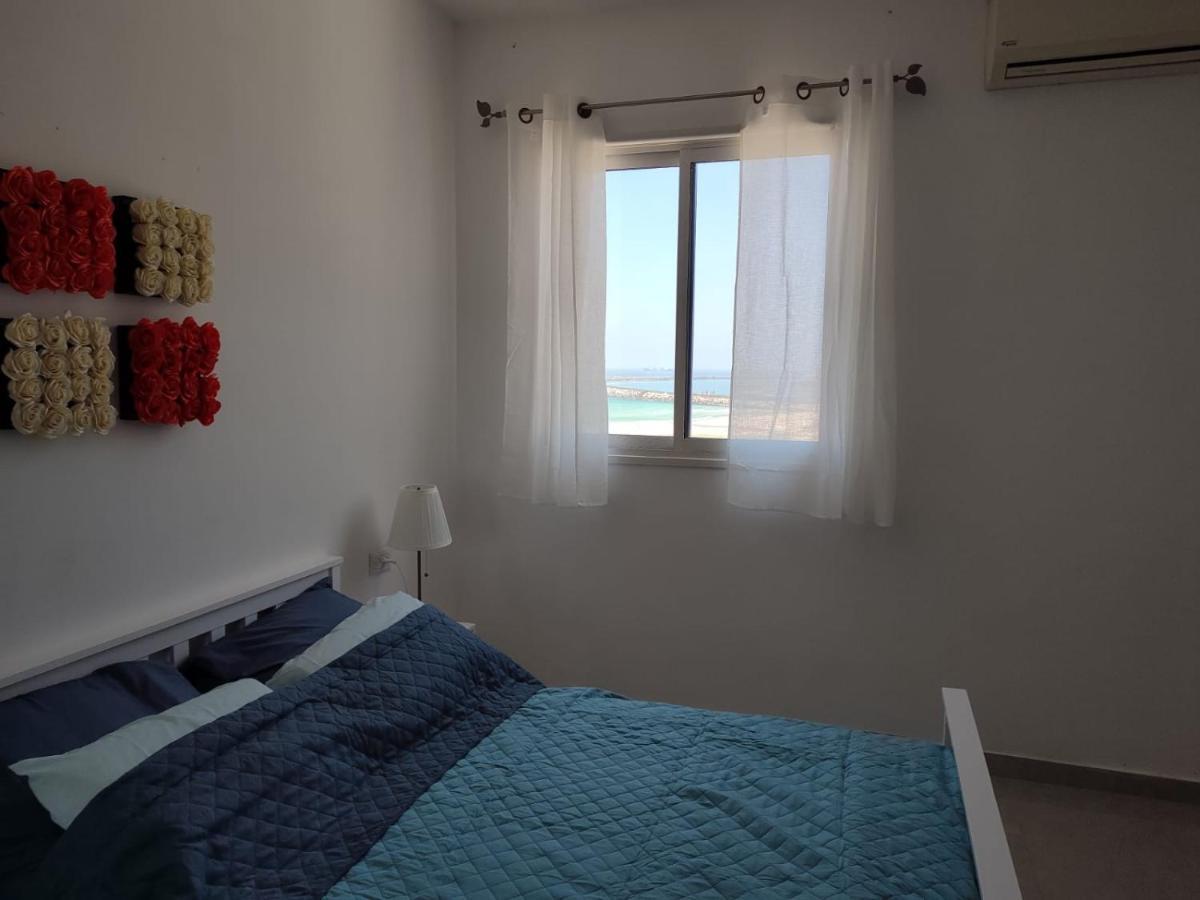Lovely Three-Room Apartment Above The Promenade Ashdod Exteriör bild
