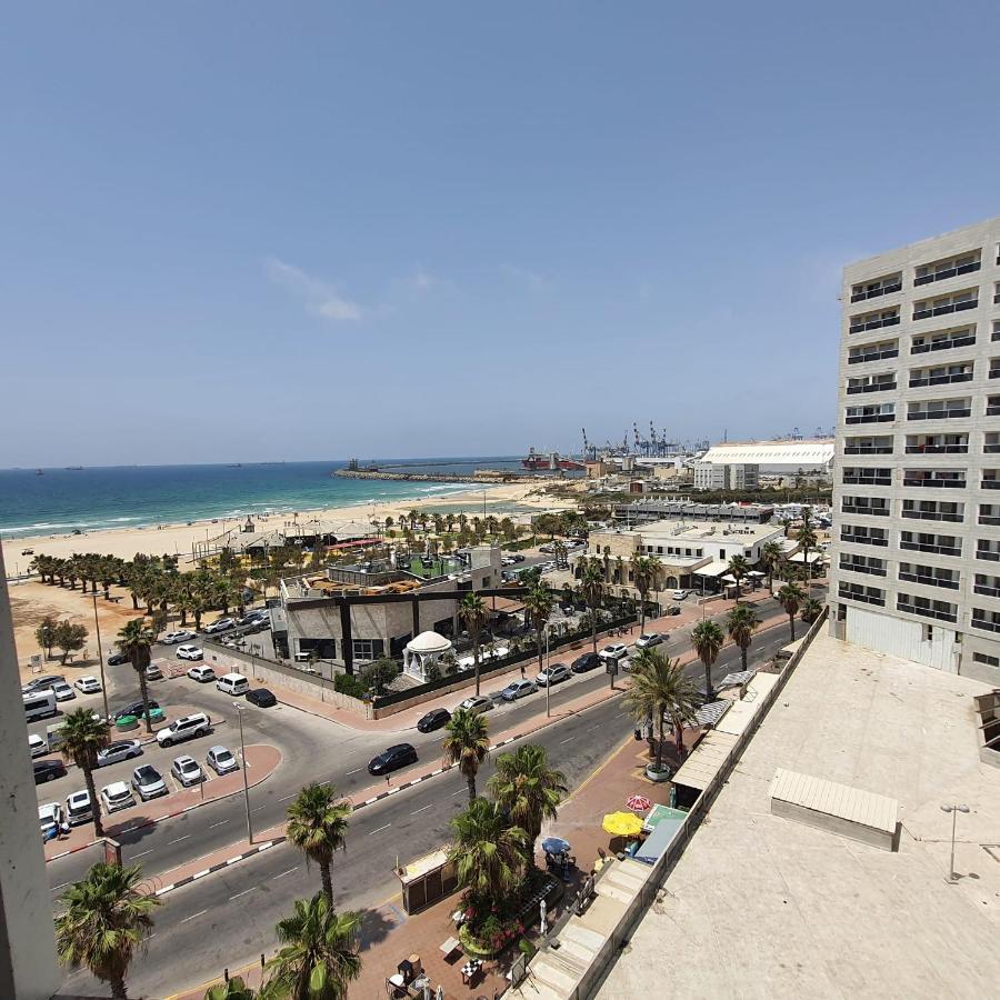 Lovely Three-Room Apartment Above The Promenade Ashdod Exteriör bild
