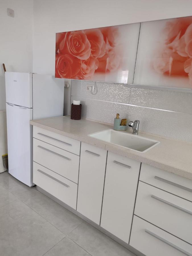 Lovely Three-Room Apartment Above The Promenade Ashdod Exteriör bild