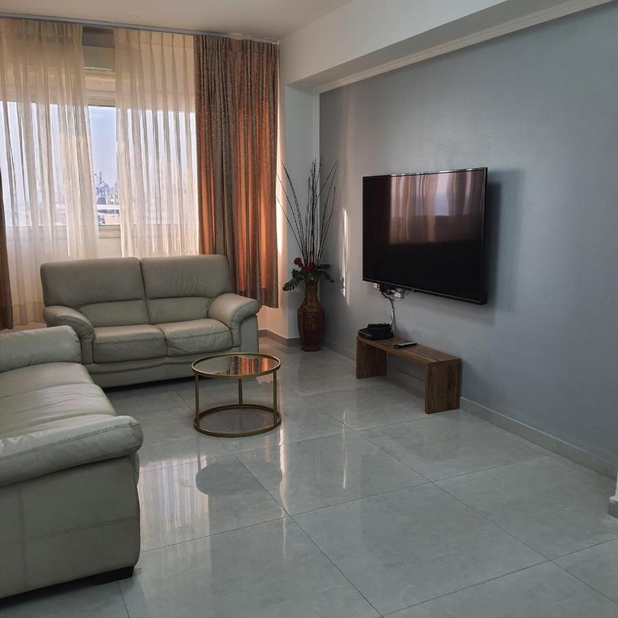Lovely Three-Room Apartment Above The Promenade Ashdod Exteriör bild